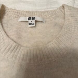Uniqlo Soft Cream Crewneck Sweater